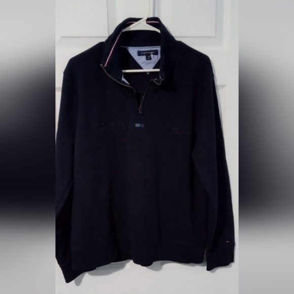 Tommy Hilfiger Black Sweatshirt - Picture 1 of 5